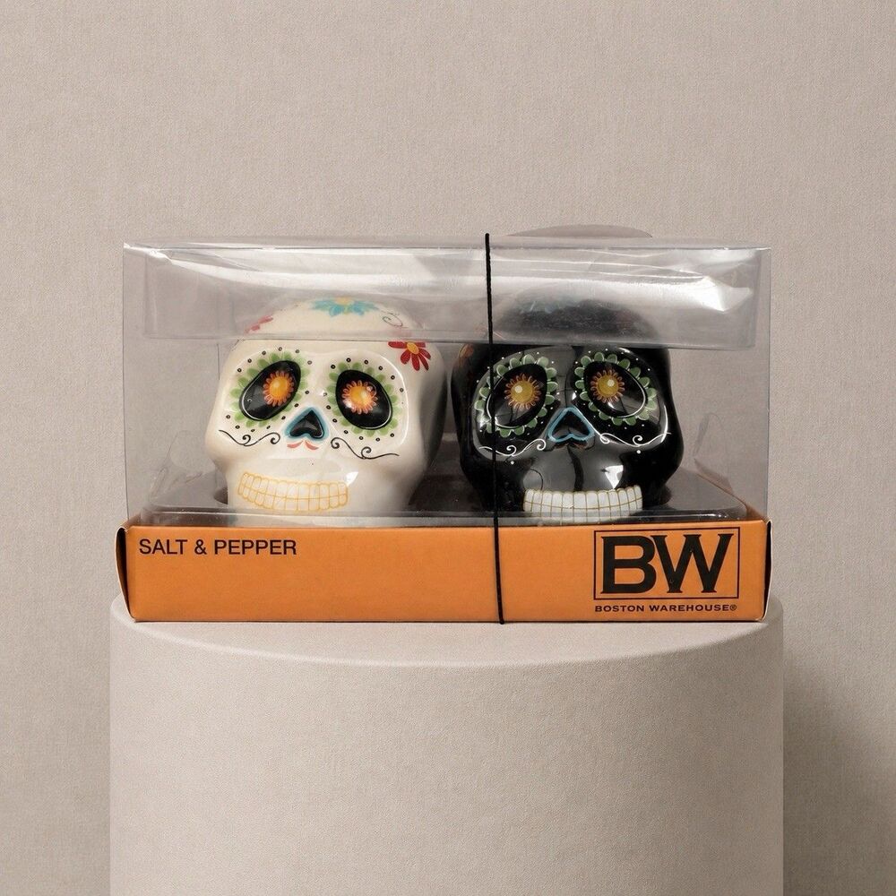 BW Sugar Skull Salt Pepper Shakers Set Dia De Los Muertos Ceramic Halloween